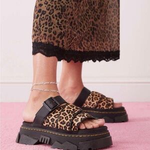 ISO Women’s Dr Martens Mattison slides leopard print